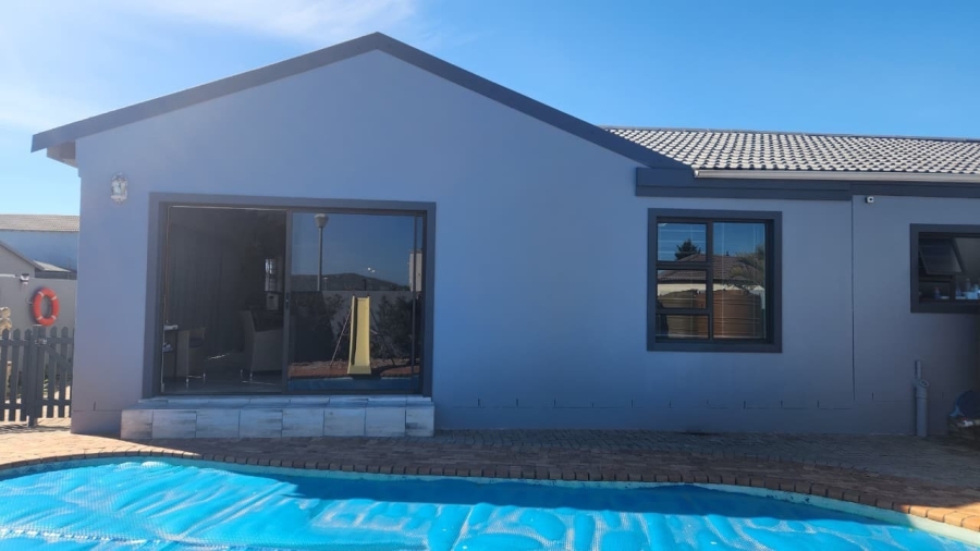 5 Bedroom Property for Sale in Country Club Western Cape